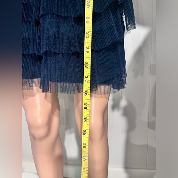 BCBGMaxAzria - Cocktail Dress - Satin bodice and tiered tulle skirt. Size 6. - Picture 9 of 10